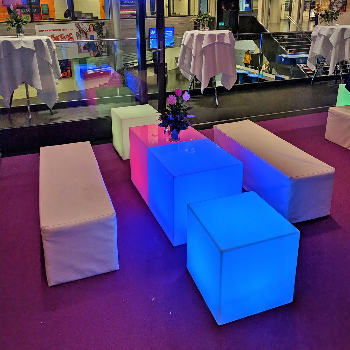 Beistelltische mieten in verschiedenen Grössen und Designs